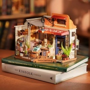 MAQUETA MINIATURA  -  CORNER BOOKSTORE