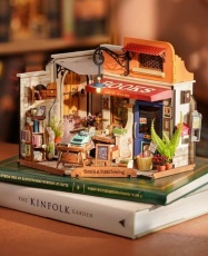 MAQUETA MINIATURA  -  CORNER BOOKSTORE